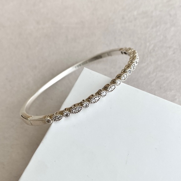 Pandora Alluring Marquise Bangle Bracelet - Picture 4 of 4